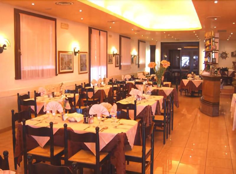 Hotel Touring Соттомарина Экстерьер фото